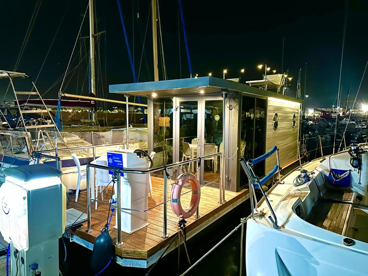 Готель Houseboat Seabreeze Альгеро Екстер'єр фото
