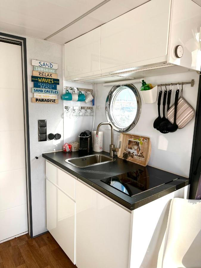 Готель Houseboat Seabreeze Альгеро Екстер'єр фото