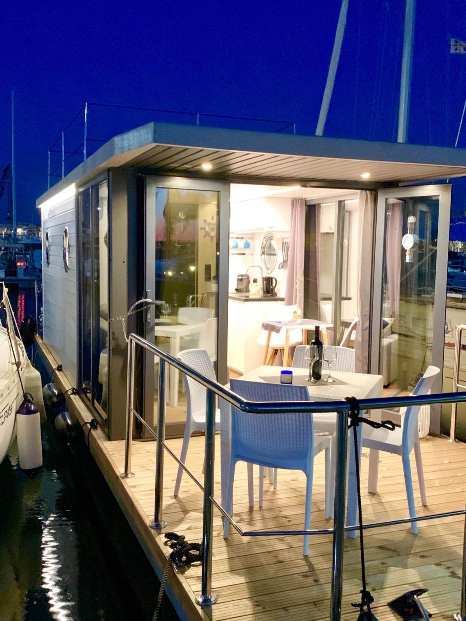Готель Houseboat Seabreeze Альгеро Екстер'єр фото