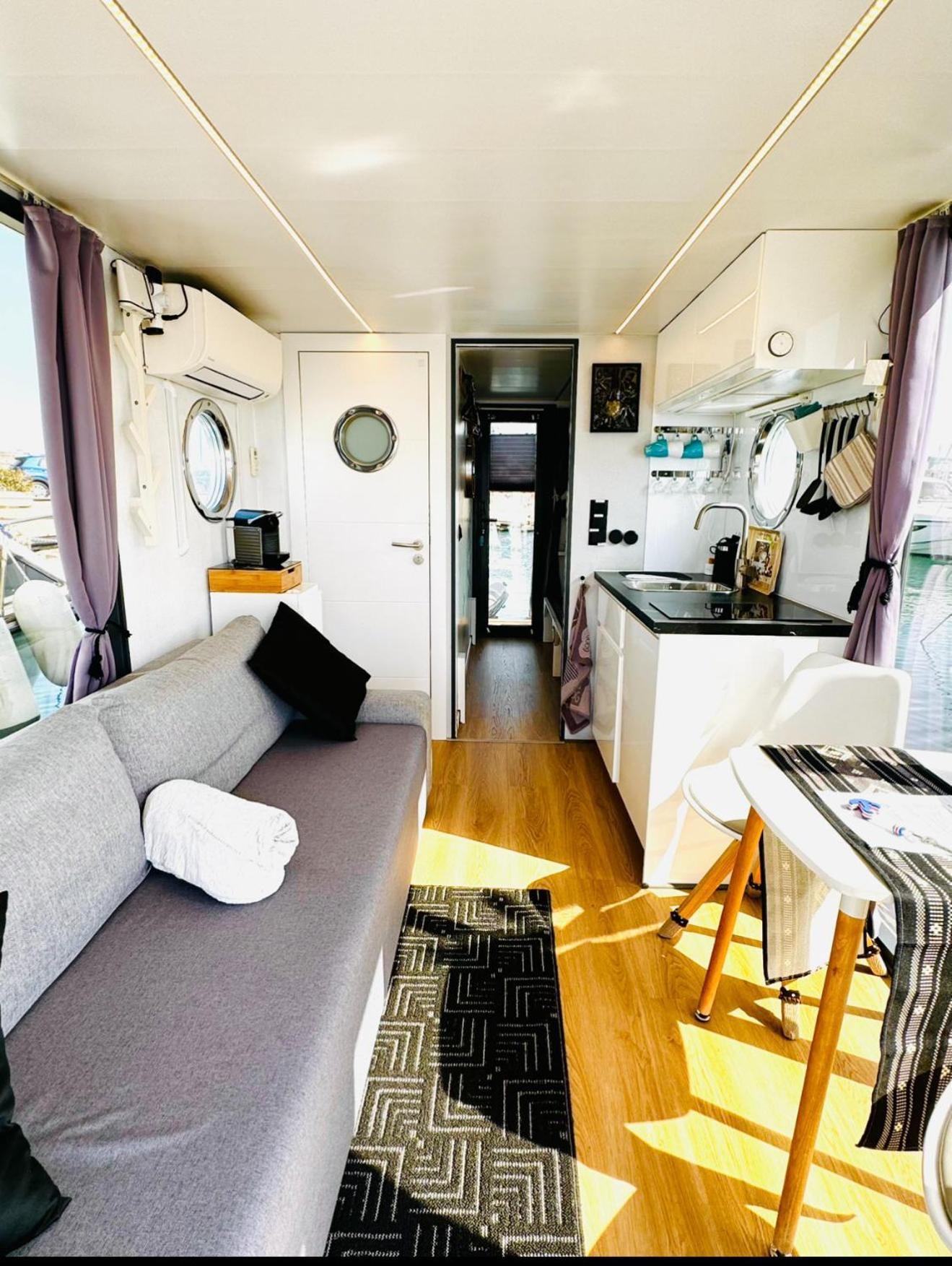 Готель Houseboat Seabreeze Альгеро Екстер'єр фото